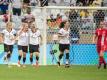 Melanie Behringer (2.v.l.) erzielt das 1:0 (Quelle: SID-IMAGES/AFP)
<br>© 2016 SID