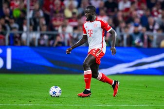 Bayern Münchens Dayot Upamecano hat sich verletzt. Bayern Münchens Dayot Upamecano hat sich verletzt.