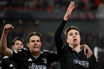 Gegen Juventus-Profi Nicolò Fagioli (l) laufen Ermittlungen. Gegen Juventus-Profi Nicolò Fagioli (l) laufen Ermittlungen.