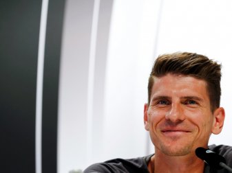 Mario Gomez wechselt vom AC Florenz zum VFL Wolfsburg (Quelle: PIXATHLON/SID) Mario Gomez wechselt vom AC Florenz zum VFL Wolfsburg (Quelle: PIXATHLON/SID)