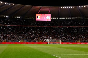 Das EM-Qualifikationsspiel zwischen Belgien und Schweden wurde beim Stand von 1:1 abgebrochen. Das EM-Qualifikationsspiel zwischen Belgien und Schweden wurde beim Stand von 1:1 abgebrochen.