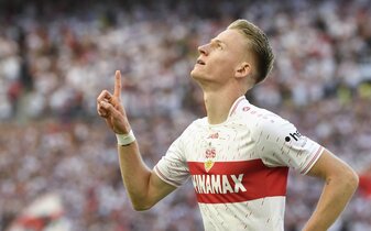 Chris Führich ist aktuell Top-Vorlagengeber der Bundesliga Foto:THOMAS KIENZLE/AFP /AFP via Getty Images Chris Führich ist aktuell Top-Vorlagengeber der Bundesliga Foto:THOMAS KIENZLE/AFP /AFP via Getty Images