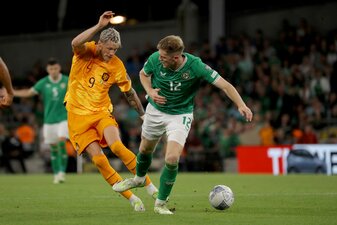 Die Niederlande und Irland treffen am 18. November in der EM-Qualifikation erneut aufeinander. Die Niederlande und Irland treffen am 18. November in der EM-Qualifikation erneut aufeinander.