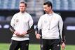 Sandro Wagner (r) ist der Co-Trainer von Bundestrainer Julian Nagelsmann.