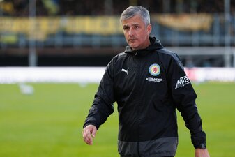 Trainer Jens Härtel holte in elf Pflichtspielen mit der Eintracht nur einen Sieg. Trainer Jens Härtel holte in elf Pflichtspielen mit der Eintracht nur einen Sieg.