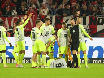 Nach Flaschenwurf auf Ache: Lautern verzichtet auf Protest Nach Flaschenwurf auf Ache: Lautern verzichtet auf Protest