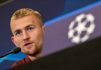 «Mein Job ist, fit zu sein und fit zu bleiben und meine Arbeit auf dem Platz zu machen», sagt Matthijs de Ligt vom FC Bayern München. «Mein Job ist, fit zu sein und fit zu bleiben und meine Arbeit auf dem Platz zu machen», sagt Matthijs de Ligt vom FC Bayern München.