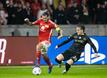 Kapitän Christopher Trimmel (l) und seine Unioner kassierten die neunte Pflichtspiel-Niederlage in Serie.