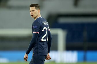 Julian Draxler spielt jetzt in Katar Fußball. Julian Draxler spielt jetzt in Katar Fußball.