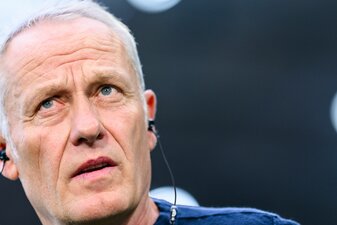 Freiburgs Trainer Christian Streich weist vor dem Europacup-Spiel in Serbien Spekulationen über ein Karriereende zurück. Freiburgs Trainer Christian Streich weist vor dem Europacup-Spiel in Serbien Spekulationen über ein Karriereende zurück.