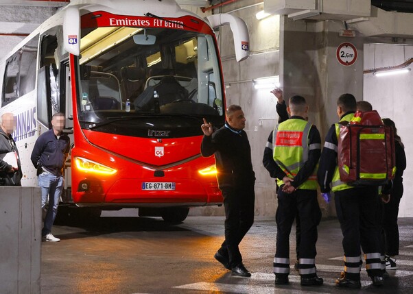 Auf den Teambus von Olympique Lyon gab es einen brutalen Angriff.