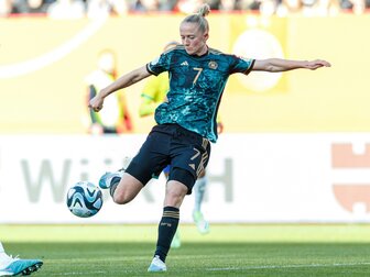 DFB-Frauen gegen Island: Schüller heiß auf "noch mehr Tore" DFB-Frauen gegen Island: Schüller heiß auf "noch mehr Tore"