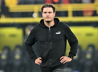 BVB-Trainer Edin Terzic hat vor dem Duell mit dem FC Bayern München eine klare Ansage an die Konkurrenz in der Bundesliga geschickt. BVB-Trainer Edin Terzic hat vor dem Duell mit dem FC Bayern München eine klare Ansage an die Konkurrenz in der Bundesliga geschickt.