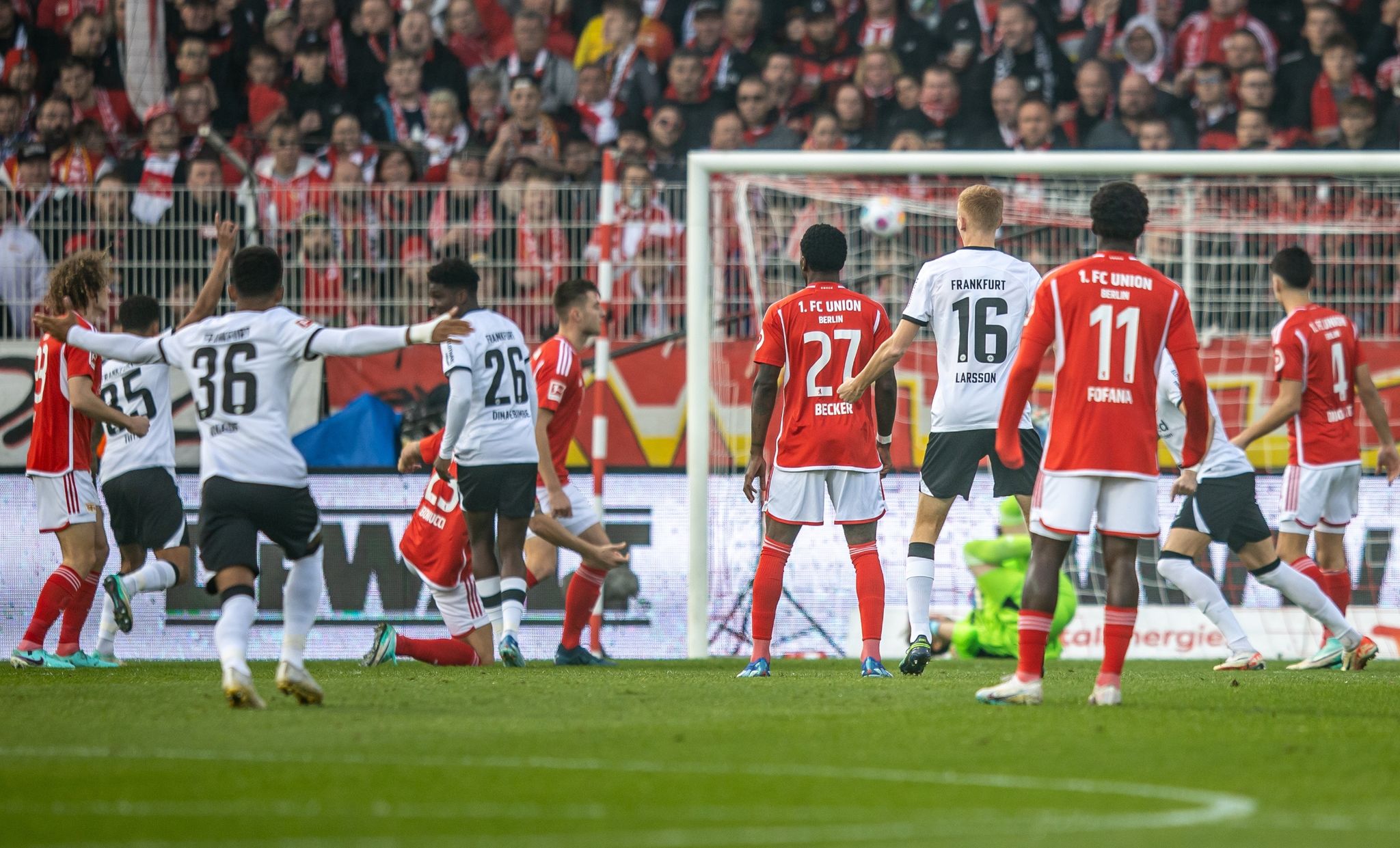Omar Marmoush brachte Frankfurt bei Union in Führung.
