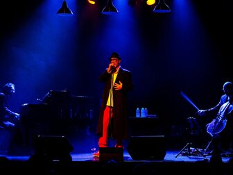 Cantona geht mit eigenen Songs auf Europa-Tour Cantona geht mit eigenen Songs auf Europa-Tour