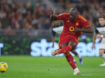 Mourinho tröstet Lukaku nach Elfer-Fehlschuss Mourinho tröstet Lukaku nach Elfer-Fehlschuss
