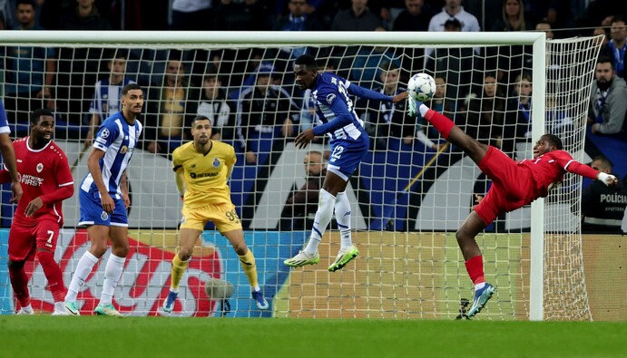 FC Porto siegt gegen den FC Royal Antwerpen.