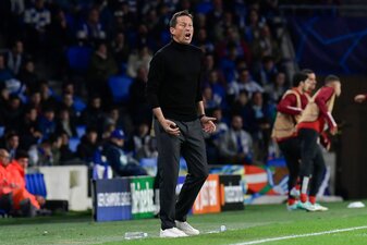 Benfica-Trainer Roger Schmidt ist mit seinem Team in der Champions League ausgeschieden. Benfica-Trainer Roger Schmidt ist mit seinem Team in der Champions League ausgeschieden.