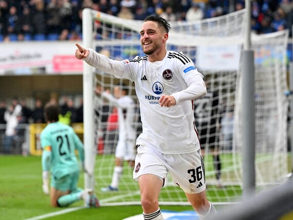 Club holt drei Punkte in Paderborn