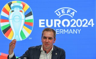 Philipp Lahm will die EM 2024 auch dazu nutzen, die Gesellschaft wieder mehr zusammenzubringen. Philipp Lahm will die EM 2024 auch dazu nutzen, die Gesellschaft wieder mehr zusammenzubringen.