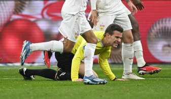Machte in Frankfurt den Bundesliga-Rekord perfekt: Schiedsrichter Felix Brych. Machte in Frankfurt den Bundesliga-Rekord perfekt: Schiedsrichter Felix Brych.