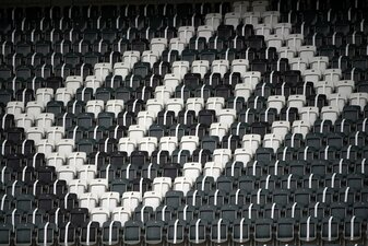 Nach einer gewalttätigen Auseinandersetzung nach dem Spiel in Dortmund erlitt ein Galdbach-Fan lebensgefährliche Kopfverletzungen. Nach einer gewalttätigen Auseinandersetzung nach dem Spiel in Dortmund erlitt ein Galdbach-Fan lebensgefährliche Kopfverletzungen.