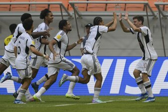 Fünf Spiele, fünf Siege: die deutsche U17 auf dem Weg zum WM-Titel? Foto: Bay Ismoyo/AFP via Getty Images Fünf Spiele, fünf Siege: die deutsche U17 auf dem Weg zum WM-Titel? Foto: Bay Ismoyo/AFP via Getty Images