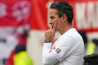 Muss beim FCK gehen: Dirk Schuster. Muss beim FCK gehen: Dirk Schuster.