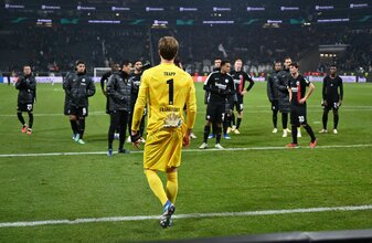 Torwart Kevin Trapp und die Frankfurter Eintacht unterlagen PAOK Saloniki mit 1:2. Torwart Kevin Trapp und die Frankfurter Eintacht unterlagen PAOK Saloniki mit 1:2.