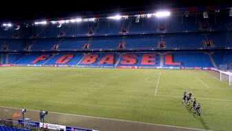 Der FC Bayern wird am 6. Januar ein Testspiel gegen den FC Basel im St. Jakob-Park bestreiten. Der FC Bayern wird am 6. Januar ein Testspiel gegen den FC Basel im St. Jakob-Park bestreiten.