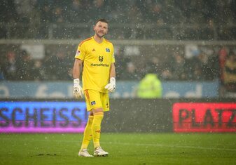 HSV-Schlussmann Daniel heuer Fernandes sorgte mit seinem EIgentor im Hamburg-Derby für die zwischenzeitliche 2:0-Führung des FC St. Pauli. HSV-Schlussmann Daniel heuer Fernandes sorgte mit seinem EIgentor im Hamburg-Derby für die zwischenzeitliche 2:0-Führung des FC St. Pauli.