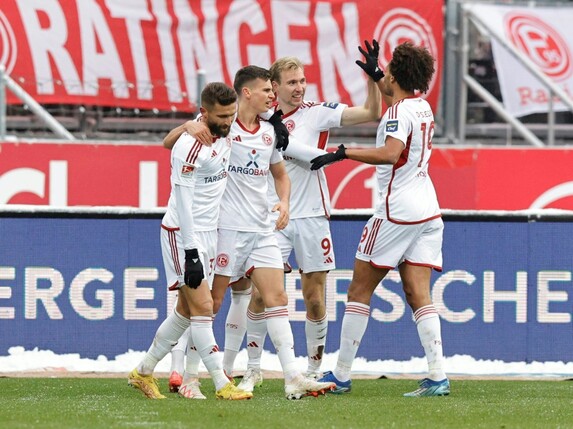 Kiel, Düsseldorf und Fürth bleiben mit Siegen oben dran