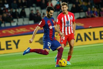 Barcelonas Ilkay Gündogan (l) stand beim 1:0 gegen Atlético die komplette Spielzeit auf dem Platz. Barcelonas Ilkay Gündogan (l) stand beim 1:0 gegen Atlético die komplette Spielzeit auf dem Platz.