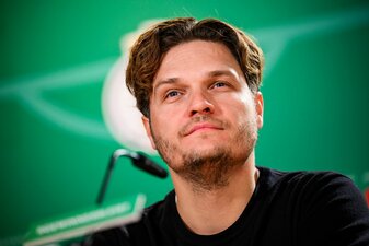 Der Druck nimmt zu für Dortmunds Edin Terzic. Der Druck nimmt zu für Dortmunds Edin Terzic.