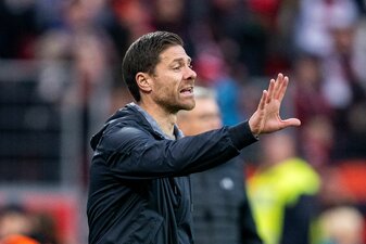 Mit Bayer Leverkusen Tabellenführer: Trainer Xabi Alonso. Mit Bayer Leverkusen Tabellenführer: Trainer Xabi Alonso.
