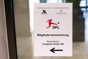 Die Deutsche Fußball Liga hat offenbar die notwendige Zustimmung für den geplanten Einstieg eines Investors erhalten. Die Deutsche Fußball Liga hat offenbar die notwendige Zustimmung für den geplanten Einstieg eines Investors erhalten.