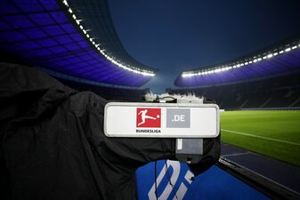 Ab heute darf die Deutsche-Fußball-Liga mit Investoren verhandeln. Foto: Maja Hitij/Getty Images Ab heute darf die Deutsche-Fußball-Liga mit Investoren verhandeln. Foto: Maja Hitij/Getty Images