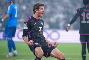 Der Vertrag von Thomas Müller beim FC Bayern läuft 2024 aus. Der Vertrag von Thomas Müller beim FC Bayern läuft 2024 aus.