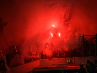UEFA brummt Eintracht Geldstrafe auf - Fanausschluss droht UEFA brummt Eintracht Geldstrafe auf - Fanausschluss droht