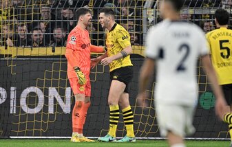 Abwehrspieler Niklas Süle (r) erntet großes Lob vom BVB. Abwehrspieler Niklas Süle (r) erntet großes Lob vom BVB.