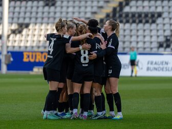 Frauen-Bundesliga: Frankfurt nach Sieg in Freiburg Dritter Frauen-Bundesliga: Frankfurt nach Sieg in Freiburg Dritter