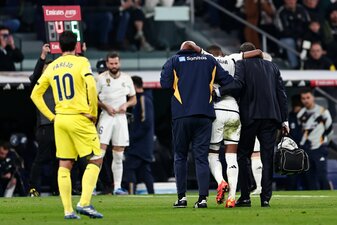 Real Madrids David Alaba hat sich das Kreuzband gerissen. Real Madrids David Alaba hat sich das Kreuzband gerissen.