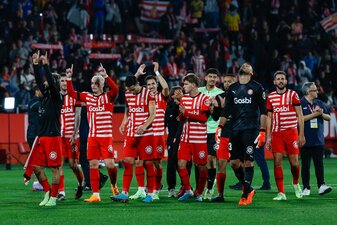 Der FC Girona (hier nach dem Spiel gegen Real Madrid) ist Spitzenreiter in Spanien. Der FC Girona (hier nach dem Spiel gegen Real Madrid) ist Spitzenreiter in Spanien.