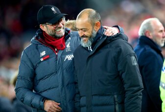 Der 49-jährige Nuno Espírito Santo (r) ist neuer Trainer von Nottingham Forest. Der 49-jährige Nuno Espírito Santo (r) ist neuer Trainer von Nottingham Forest.