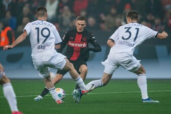 Der VfL Bochum verliert bei Tabellenführer Bayer Leverkusen. Der VfL Bochum verliert bei Tabellenführer Bayer Leverkusen.
