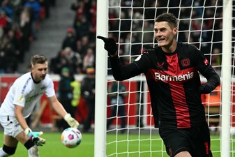 Zurücklehnen und Ausspannen ist für Leverkusens Patrik Schick nicht angesagt. Zurücklehnen und Ausspannen ist für Leverkusens Patrik Schick nicht angesagt.