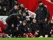 Kollision mit Klopp: Tsimikas erleidet Schlüsselbeinbruch