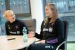 Pernille Harder (l) und Magdalena Eriksson vom FC Bayern beim Interview.