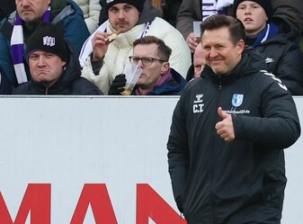 Magdeburgs Trainer Christian Titz verlängerte seinen Vertrag. Magdeburgs Trainer Christian Titz verlängerte seinen Vertrag.