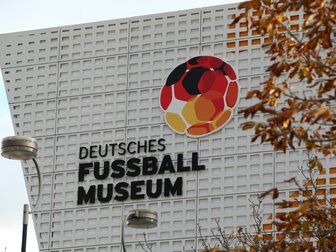 Deutsches Fußballmuseum ehrt Beckenbauer Deutsches Fußballmuseum ehrt Beckenbauer